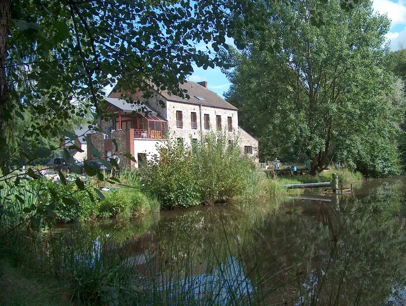 Gîte 3 à 5 personnes en Belgique, à deux pas de la frontière française, avec accès à 3 étangs
