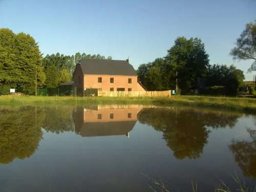 Gîte en Belgique frontalière – 14 personnes – En bord d’étangs