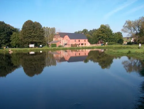 Gîte en Belgique frontalière – 12 à 14 personnes – En bord d’étangs