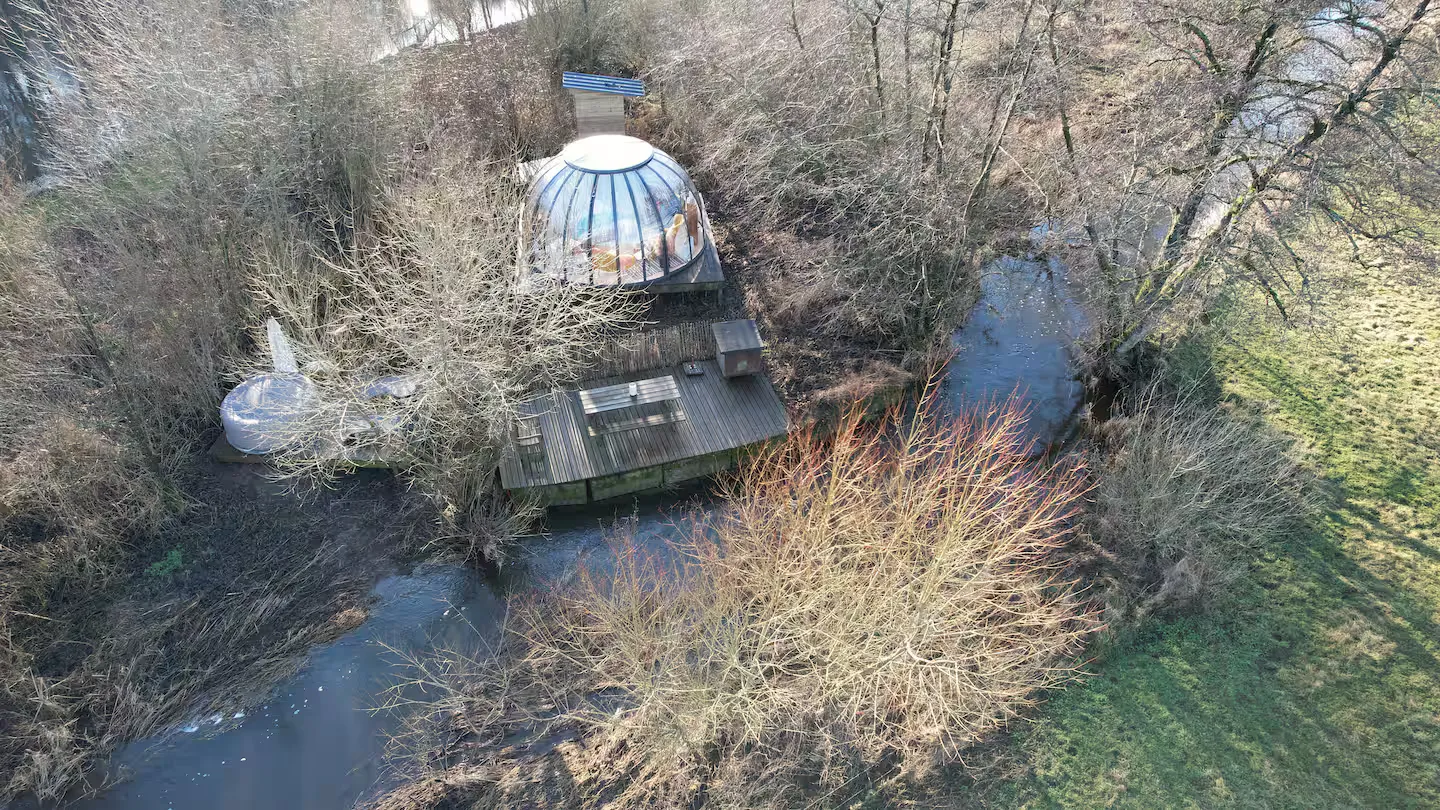 Dôme insolite en Wallonie – 2 personnes – au bord d’étangs et rivière