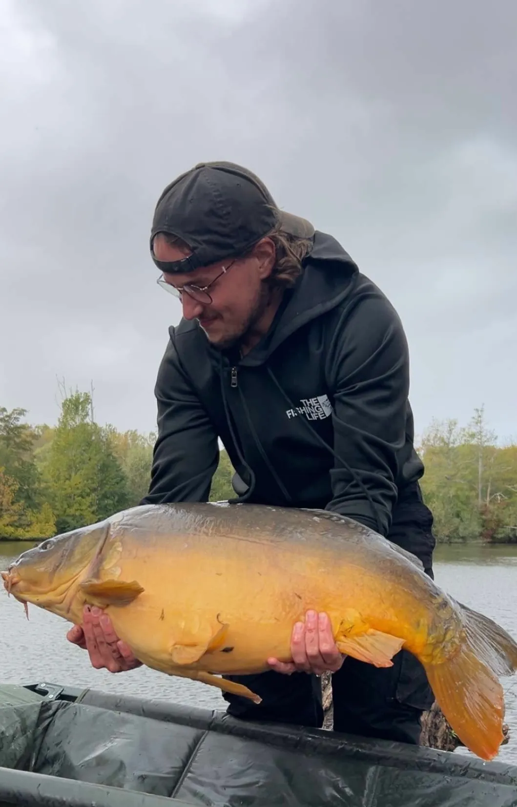 Pond of 4.94 ac just 55.92 miles from Paris