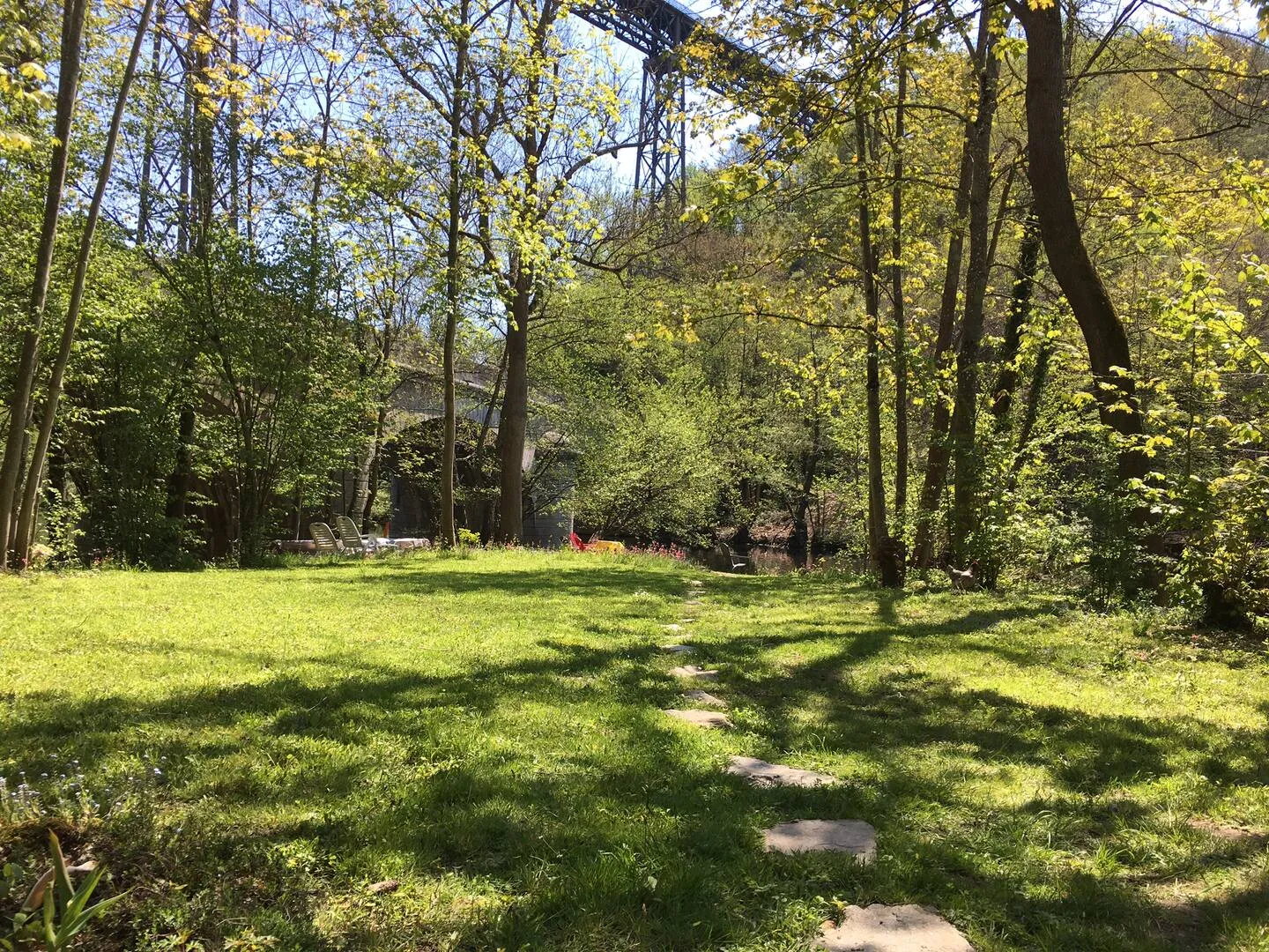 Séjour au calme sur une île en Auvergne – 2 personnes – en bord de rivière