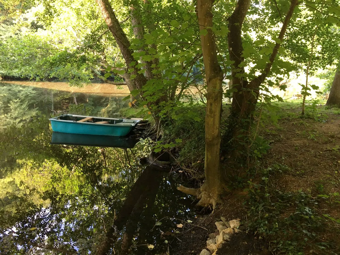 Séjour au calme sur une île en Auvergne – 2 personnes – en bord de rivière