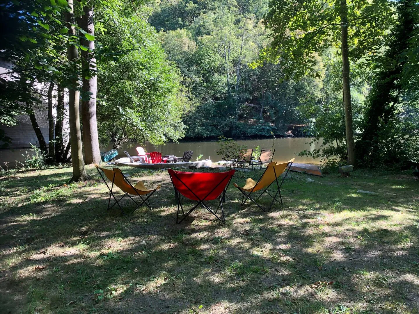 Séjour au calme sur une île en Auvergne – 2 personnes – en bord de rivière