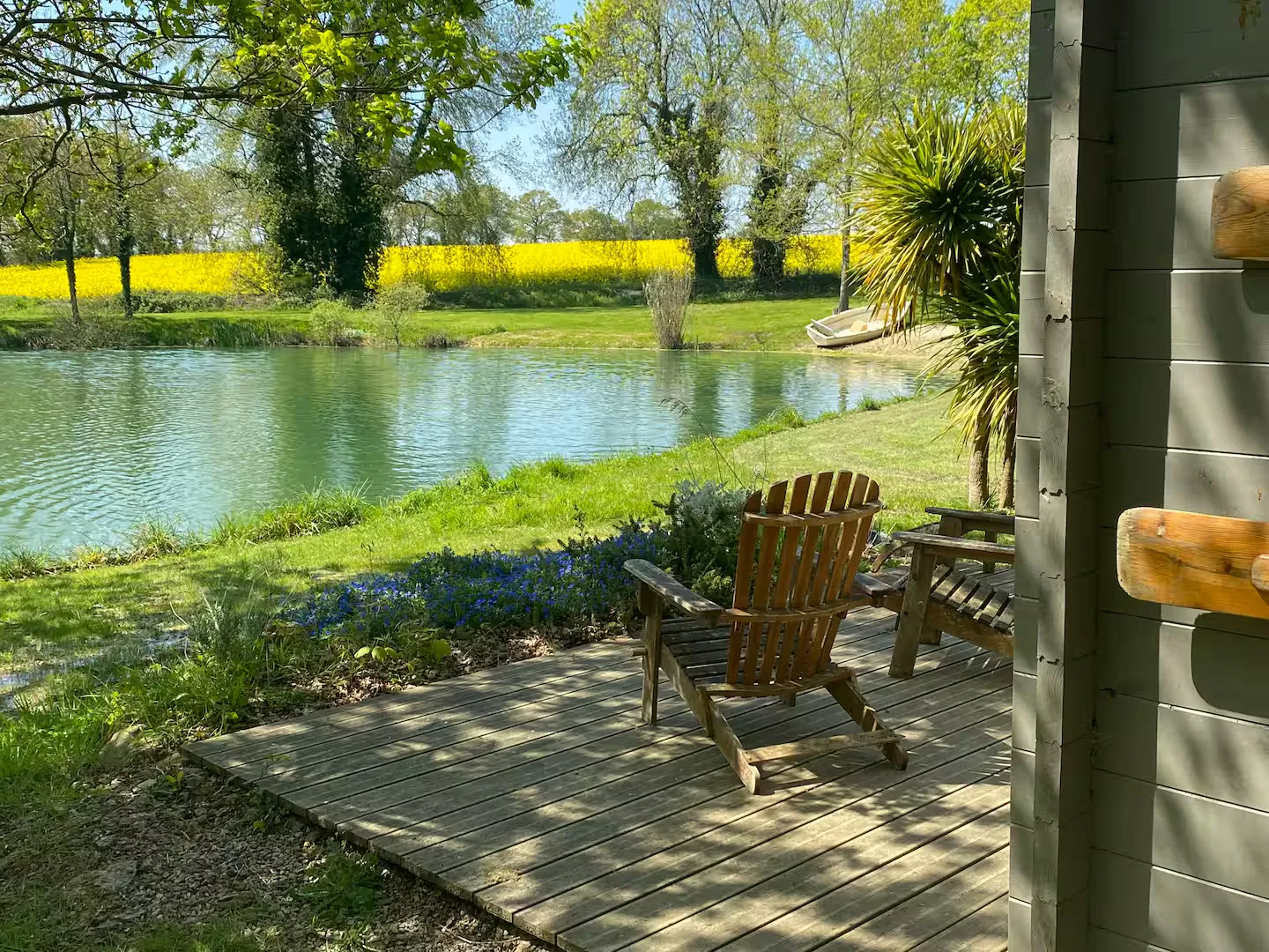 Chalet bois en Bretagne Sud – 2 personnes – En bord d’étang privatif