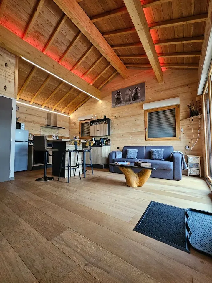 Chalet d’exception au bord du lac de la liez