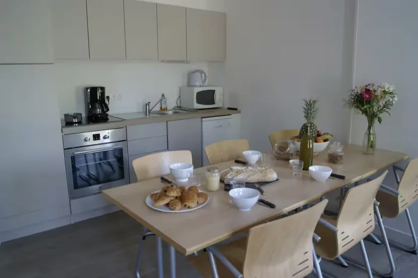 En Nouvelle-Aquitaine, gîte 8 personnes accessible PMR en bord d’étang de 10 ha