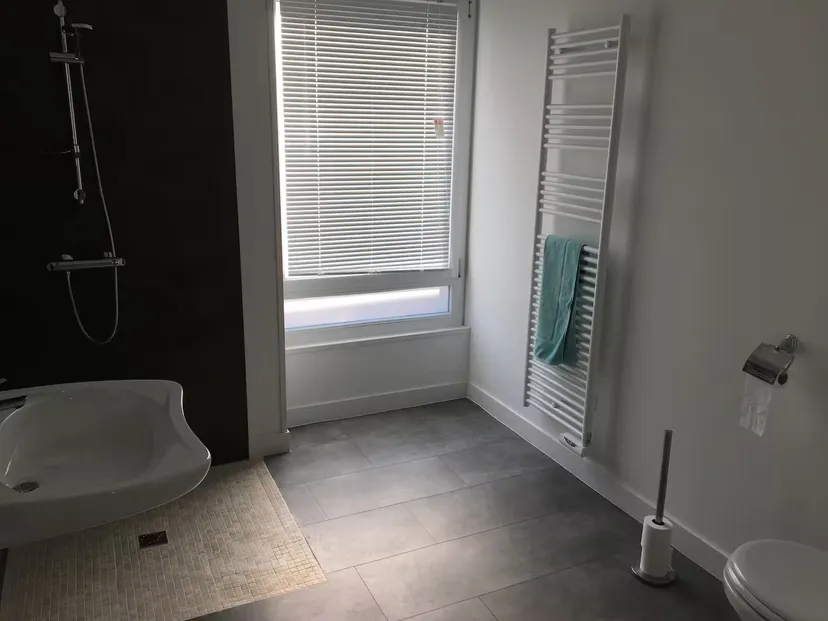 En Nouvelle-Aquitaine, gîte 8 personnes accessible PMR en bord d’étang de 10 ha