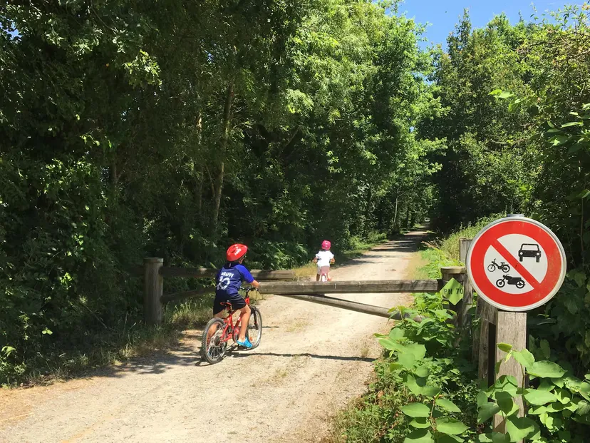 Séjour en Deux-Sèvres – 9 personnes – au bord d’un lac de 10 ha