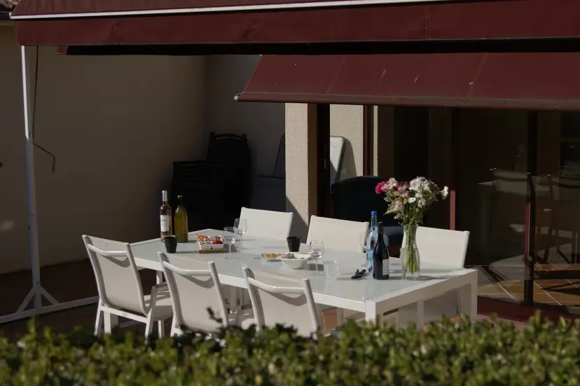 Séjour dans gite familial en Deux-Sèvres – 14 personnes avec accès lac de 10 ha et piscine partagée