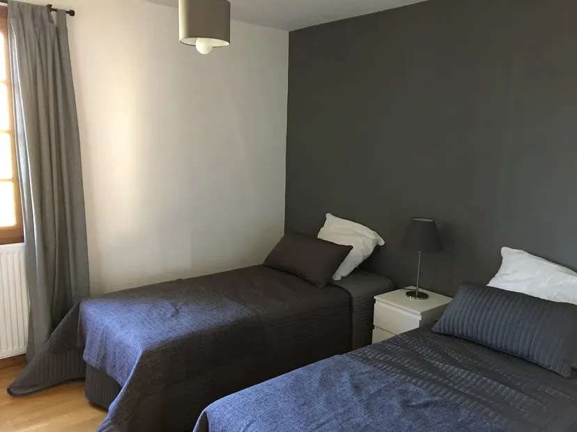 Séjour dans gite familial en Deux-Sèvres – 14 personnes avec accès lac de 10 ha et piscine partagée