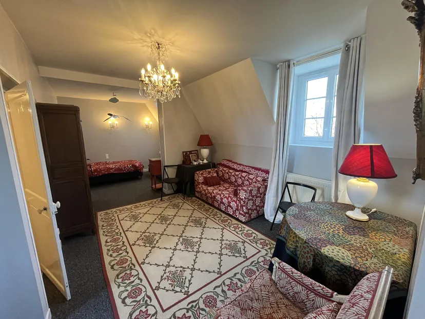 Domaine de 5 hectares avec chambre familiale et accès à 600 m de rivière