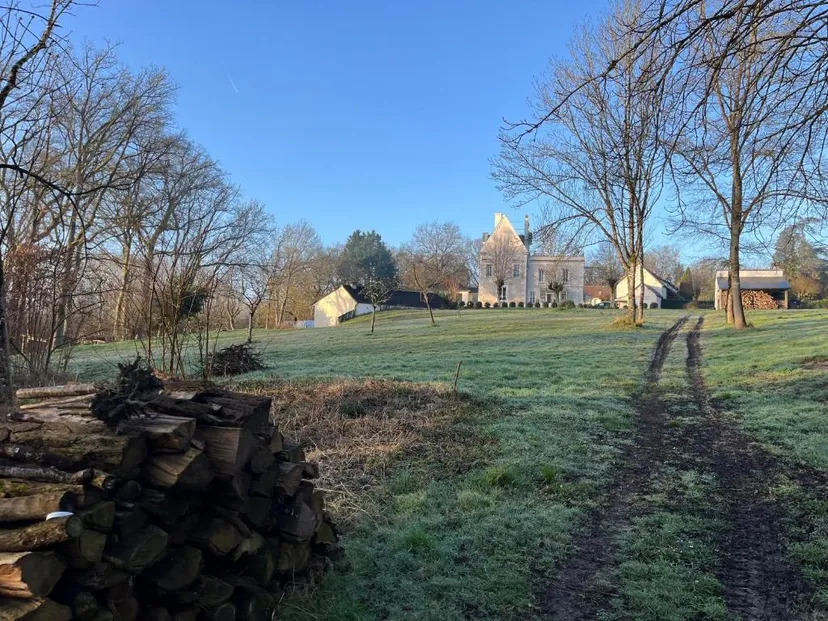 Domaine de 5 hectares avec chambre familiale et accès à 600 m de rivière