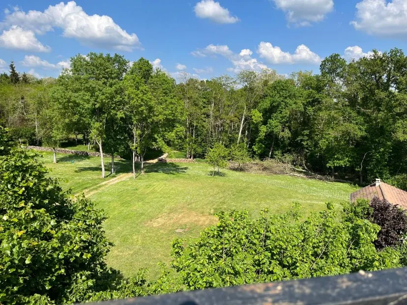 Domaine de 5 hectares avec chambre familiale et accès à 600 m de rivière