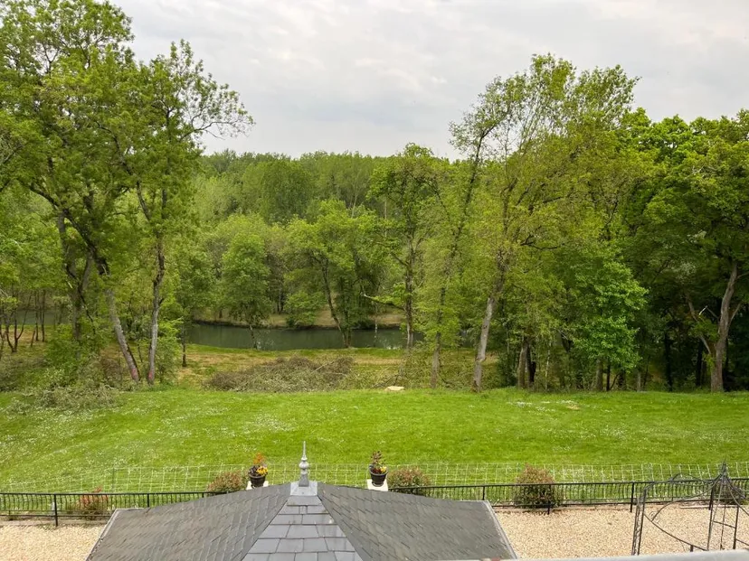 Domaine de 5 hectares avec chambre familiale et accès à 600 m de rivière