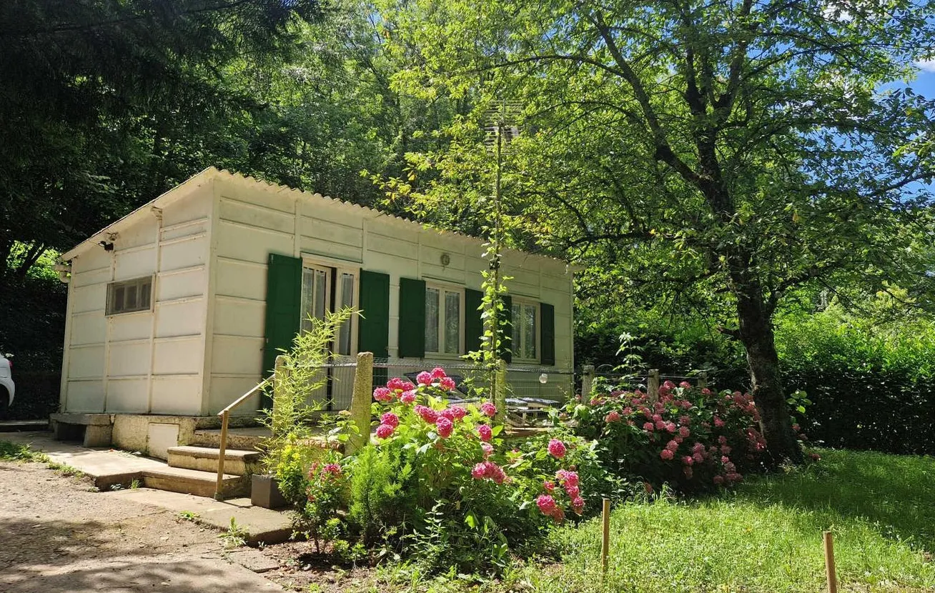 Maisonnette au bord de la rivière du Tarn