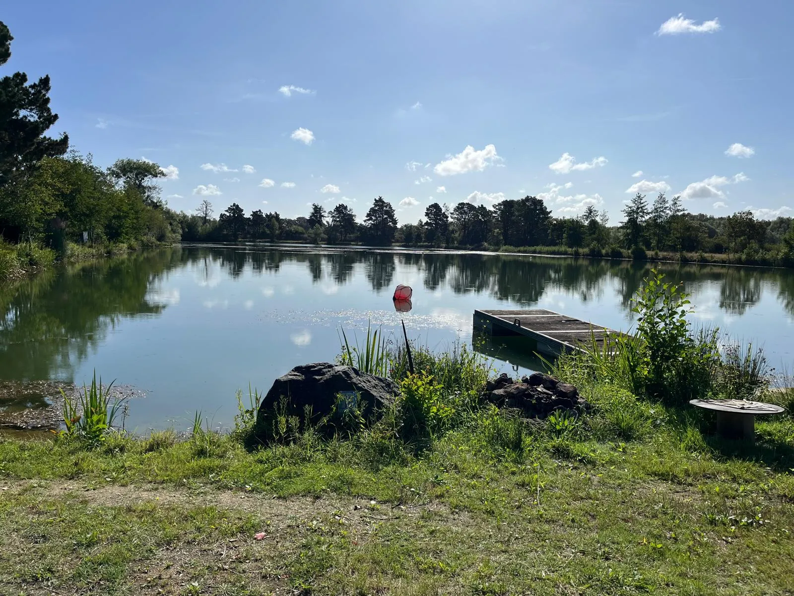 Location étang de 3ha avec son mobil home en Vendée