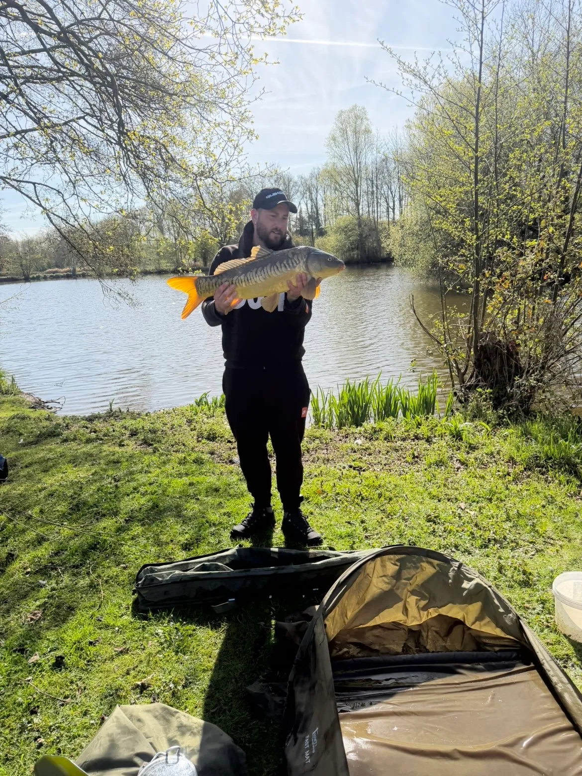 Location d’étangs privés avec chalet et espace camping dans l'Eure