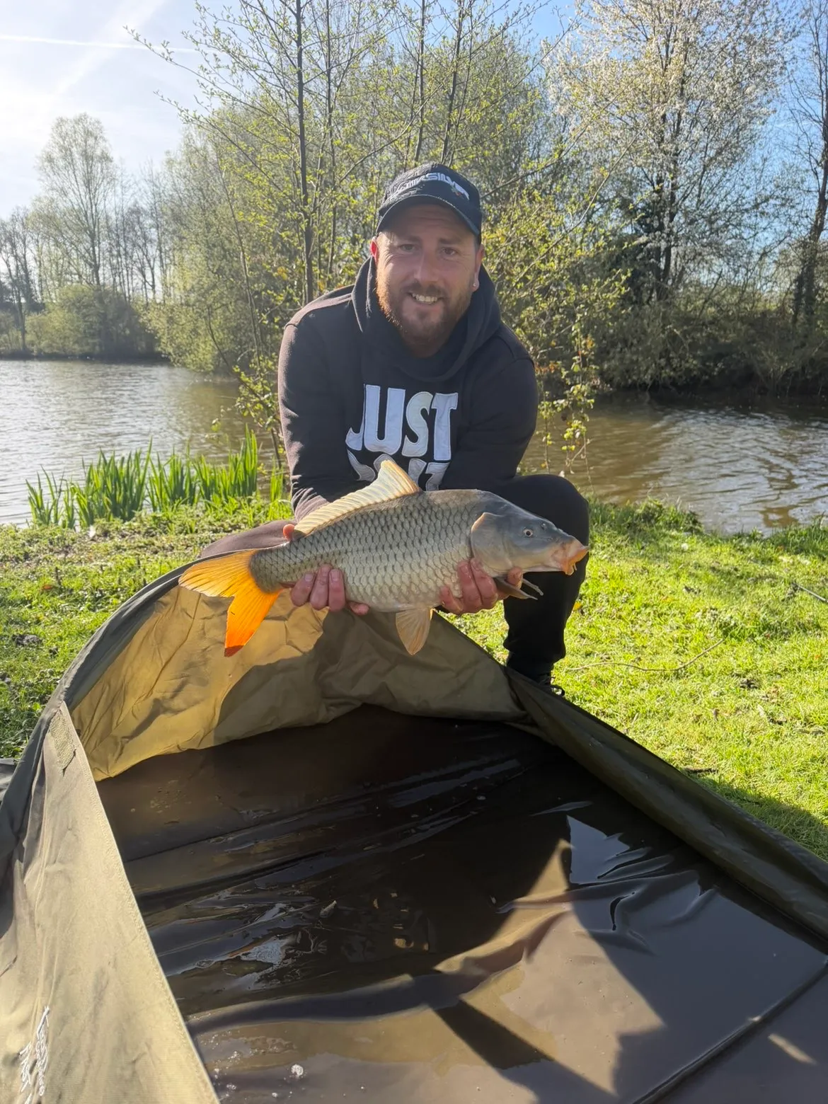 Location d’étangs privés avec chalet et espace camping dans l'Eure