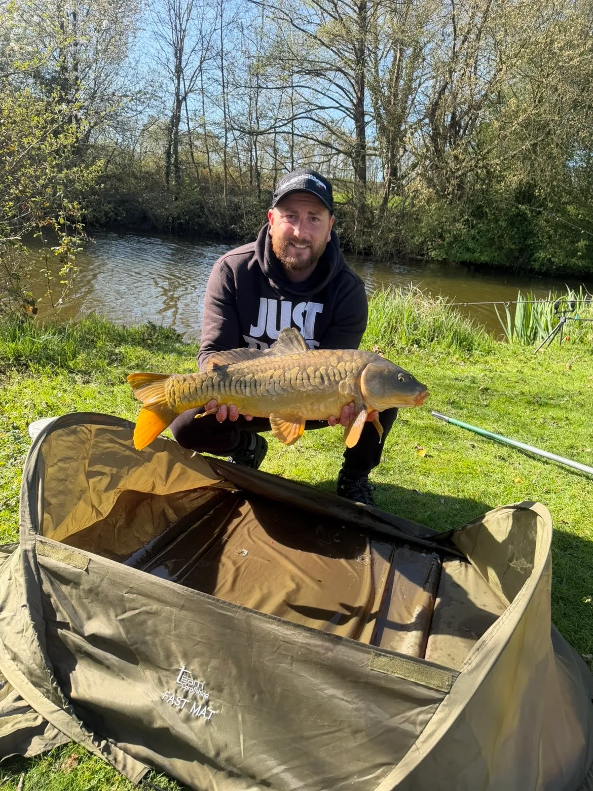 Location d’étangs privés avec chalet et espace camping dans l'Eure