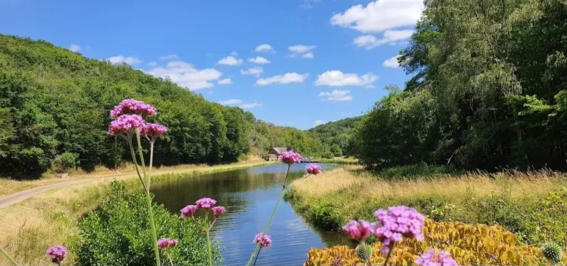 Séjour dans la Nièvre – 4 personnes pour une pêche au bord d’un canal
