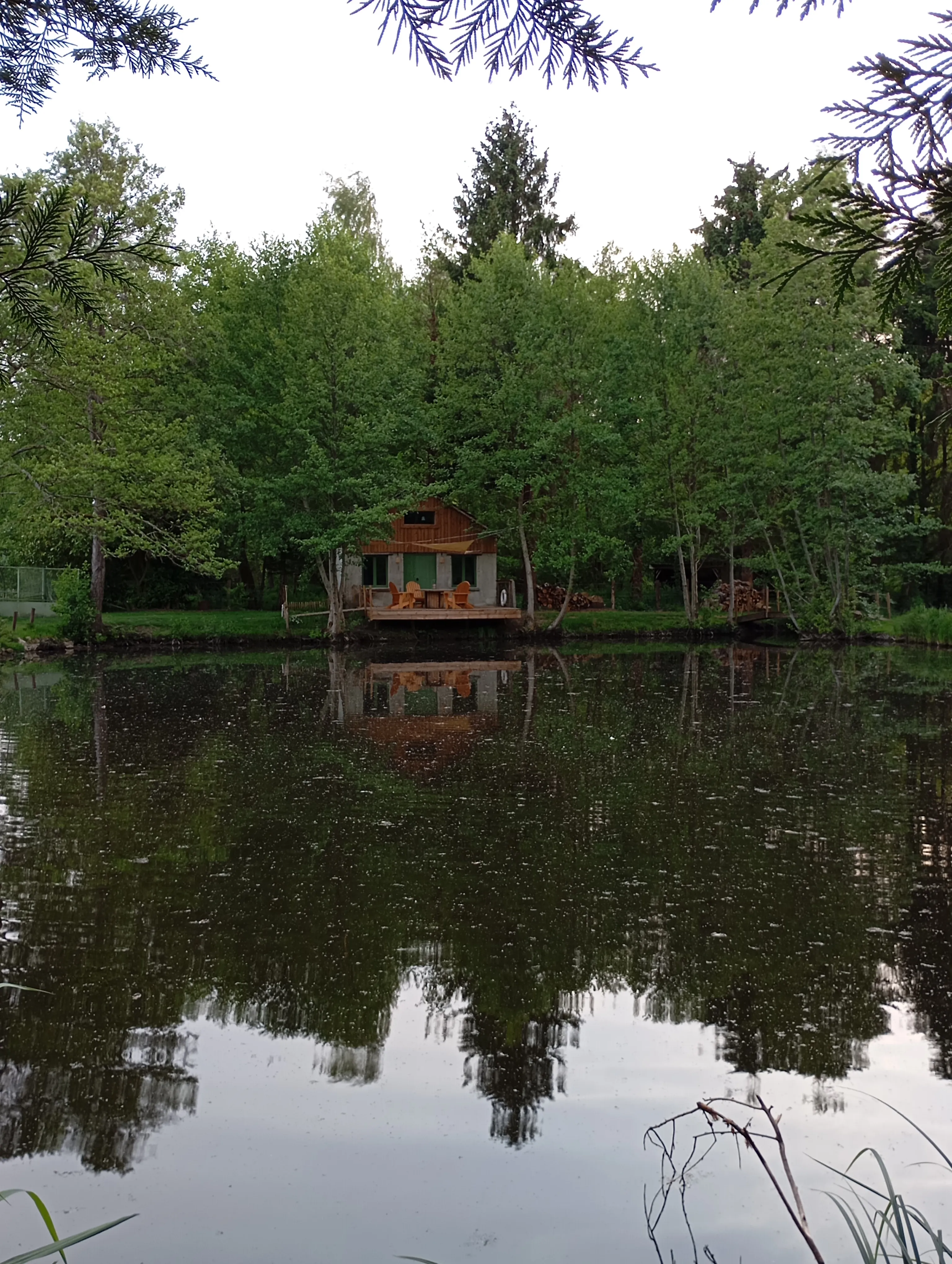 Etang avec maison de 30 m2