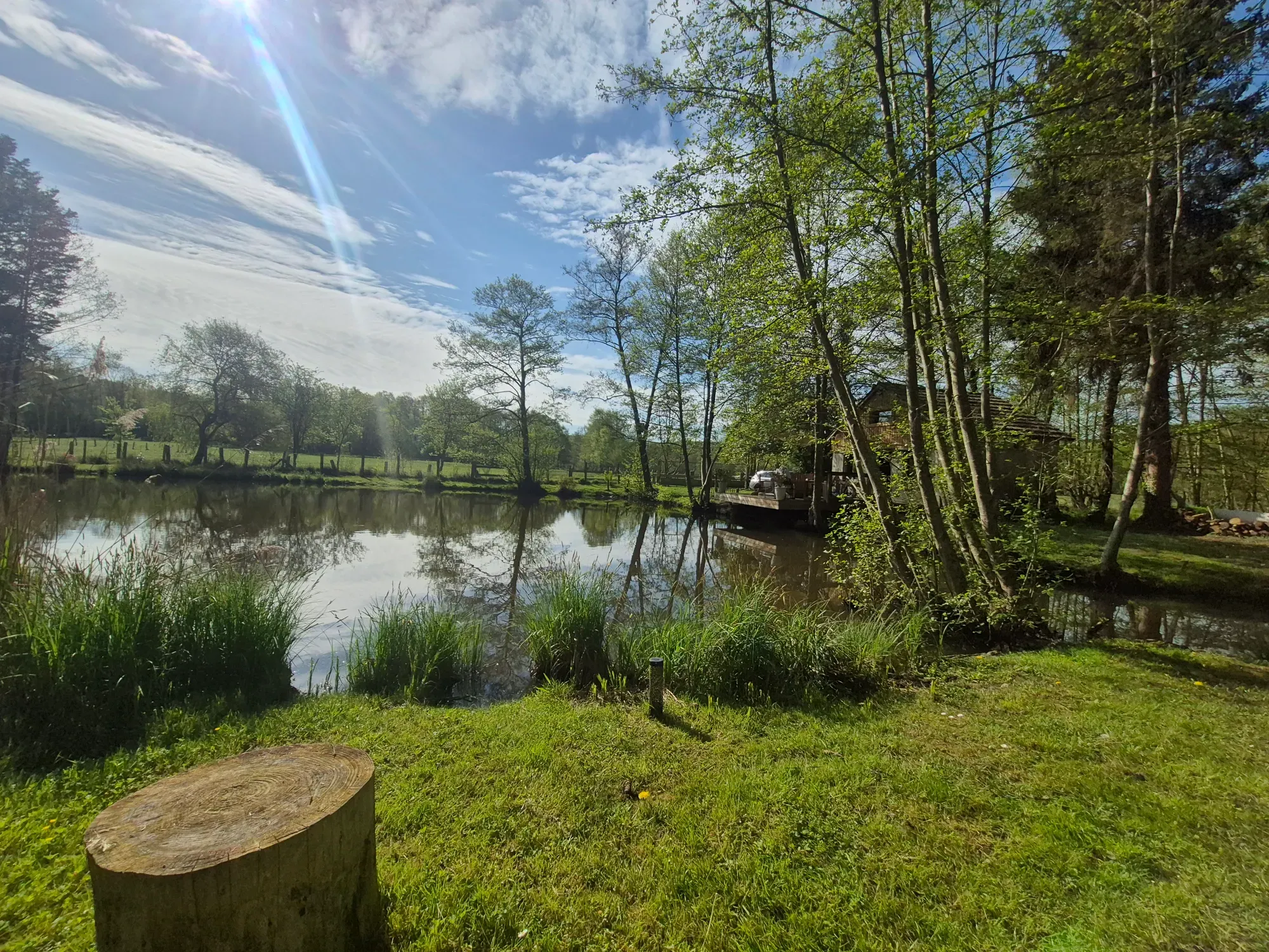 Etang avec maison de 30 m2