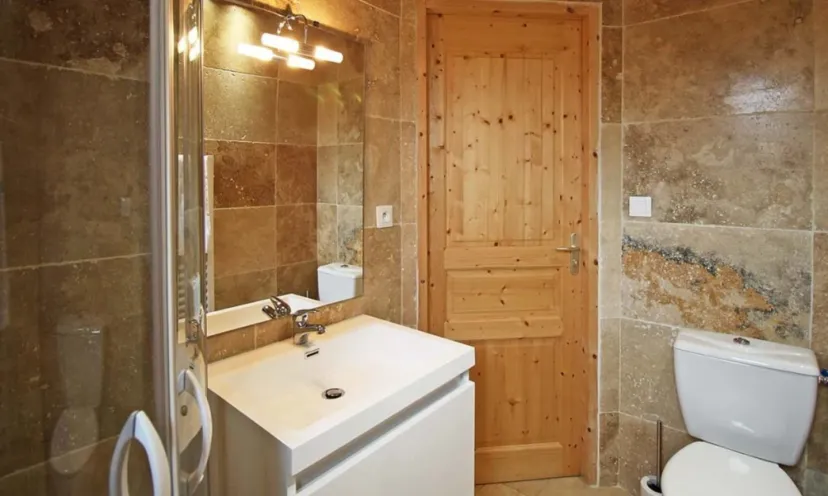 Chalet familial en pleine nature pyrénéenne avec bain nordique — lac, calme et confort - 5 personnes