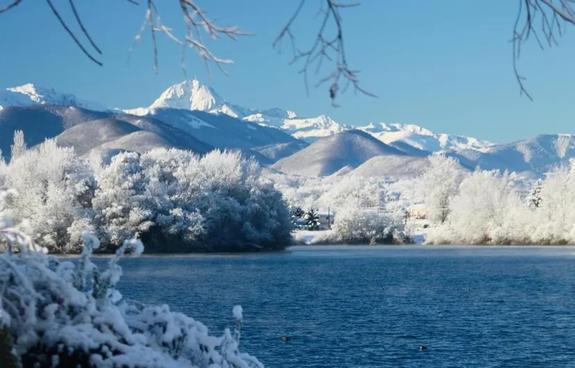 Chalet familial en pleine nature pyrénéenne avec bain nordique — lac, calme et confort - 5 personnes