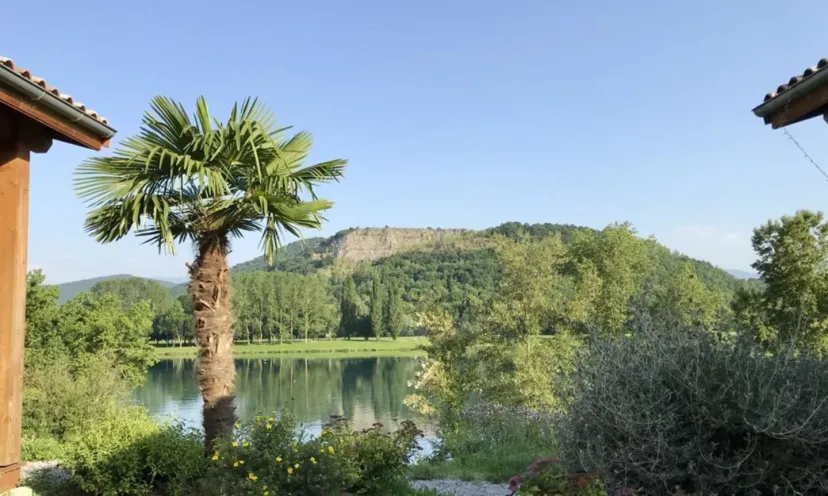 Séjour en Haute-Garonne, ressourçant dans un chalet face au lac avec jacuzzi - 5 personnes
