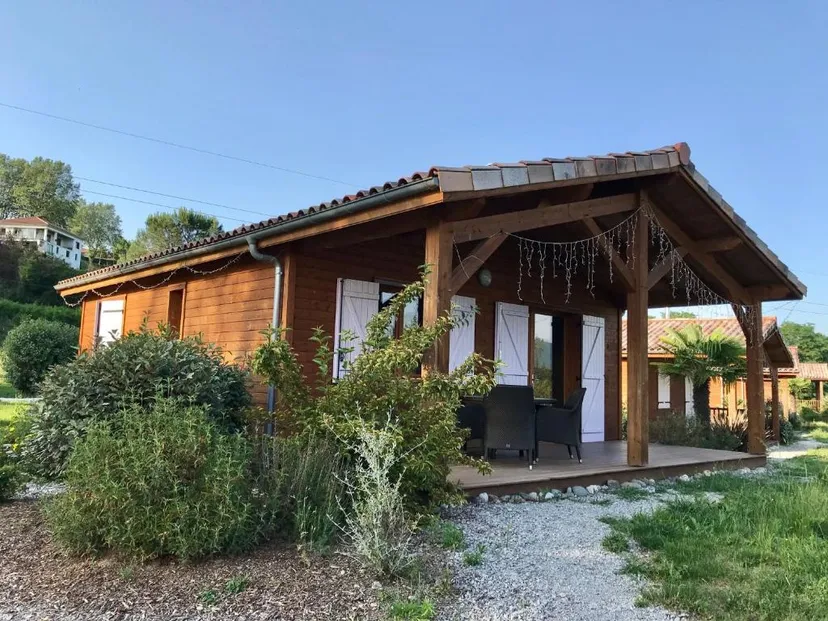 Séjour en Haute-Garonne, ressourçant dans un chalet face au lac avec jacuzzi - 5 personnes