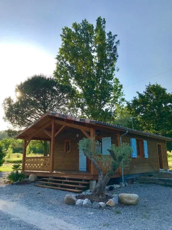 Séjour en Haute-Garonne, ressourçant dans un chalet face au lac avec jacuzzi - 5 personnes