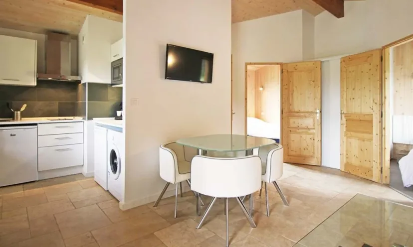 Séjour en Haute-Garonne, ressourçant dans un chalet face au lac avec jacuzzi - 5 personnes