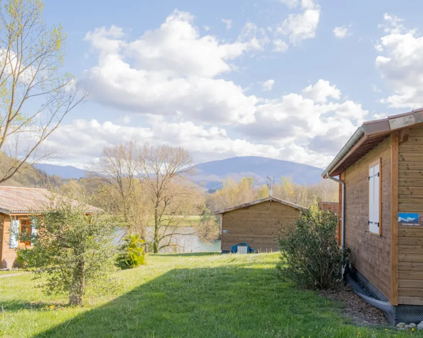 Séjour en Haute-Garonne, ressourçant dans un chalet face au lac avec jacuzzi - 5 personnes