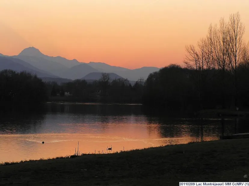 Séjour en Haute-Garonne, ressourçant dans un chalet face au lac avec jacuzzi - 5 personnes