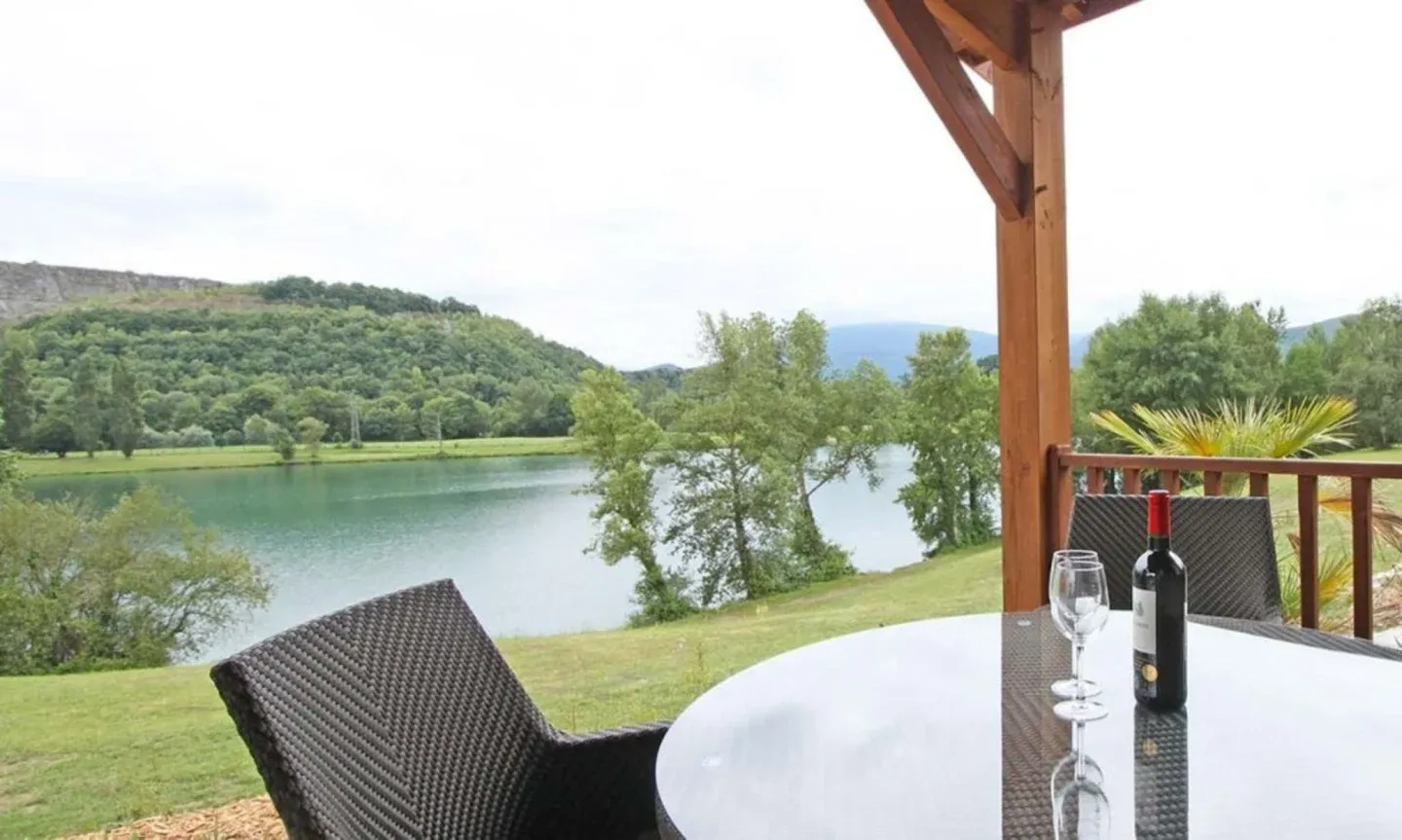 Evasion nature dans un chalet au bord du lac - 5 personnes - des Pyrénées