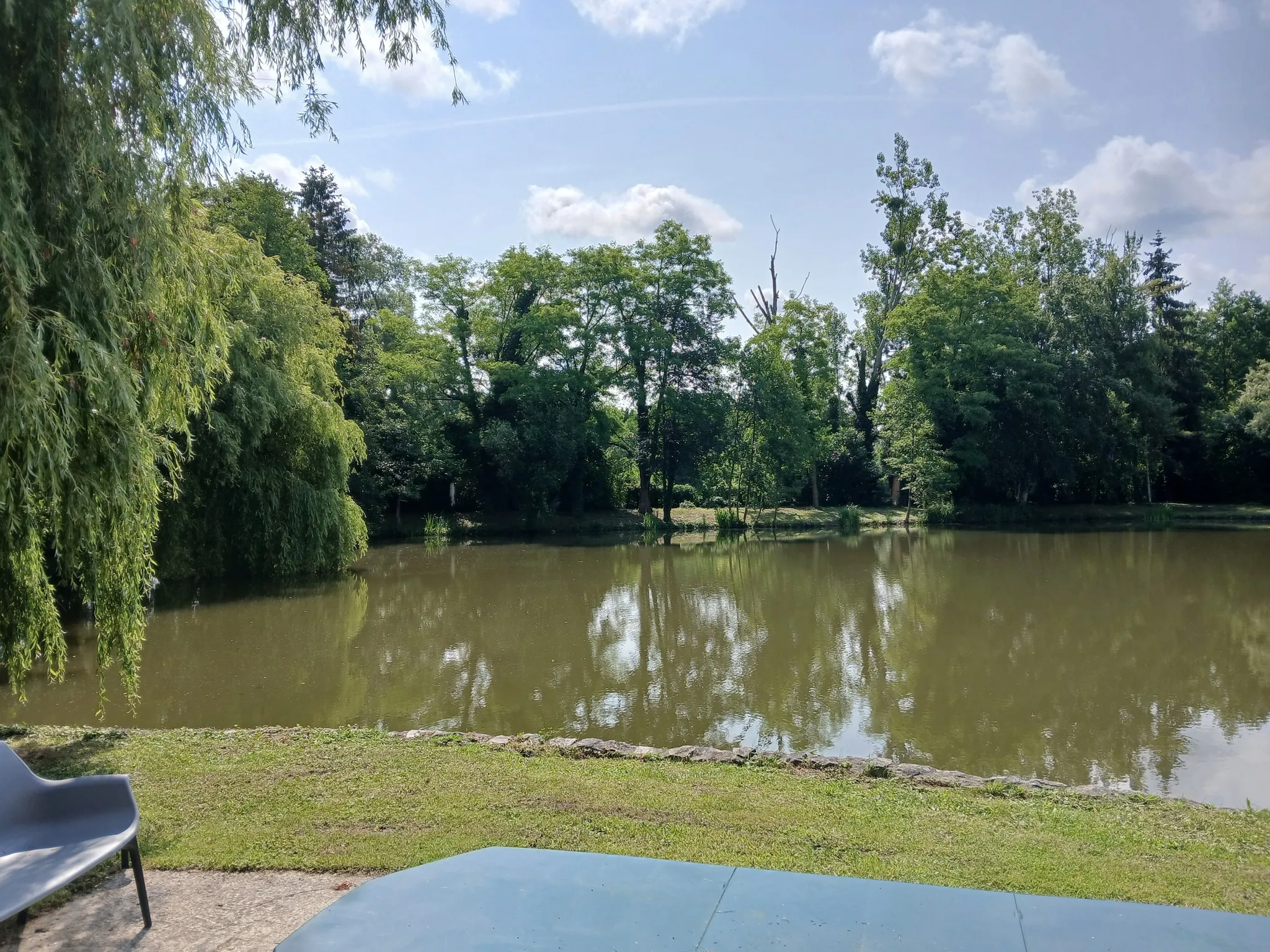 Chalet tout confort avec étang privé à 5 minutes de Soissons