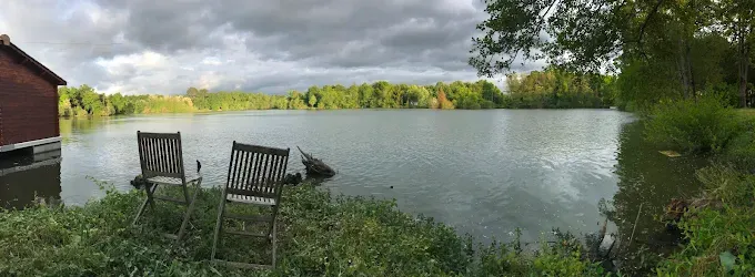 Journée de 9h à 18h sur un grand étang pour la pêche du carnassier à côté de Bordeaux