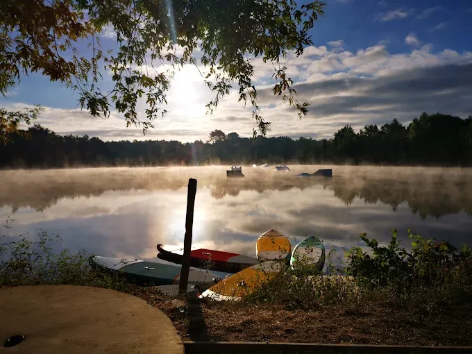 Chalet couple au bord du lac de 3ha, évasion au coeur de la nature