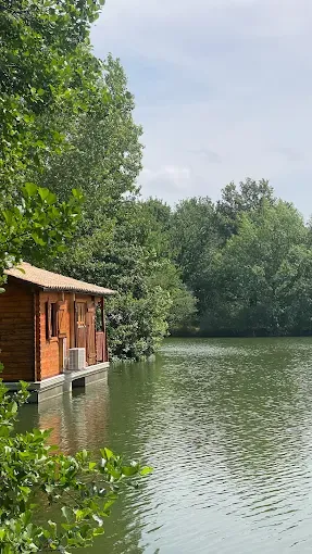 Chalet Romantique avec accès direct au lac