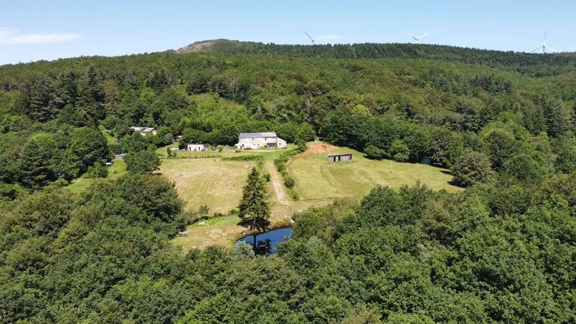 Maison 2 personnes avec accès à notre étang privé et son bain Nordique