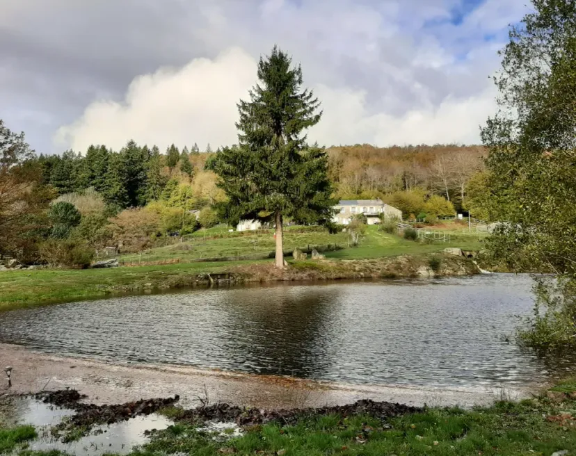 Maison 2 personnes avec accès à notre étang privé et son bain Nordique