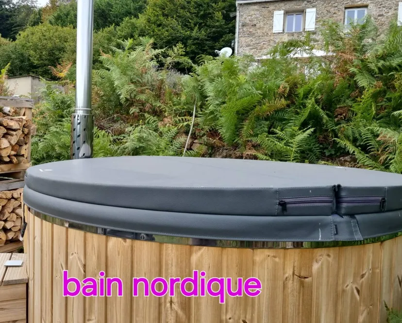 Maison 2 personnes avec accès à notre étang privé et son bain Nordique