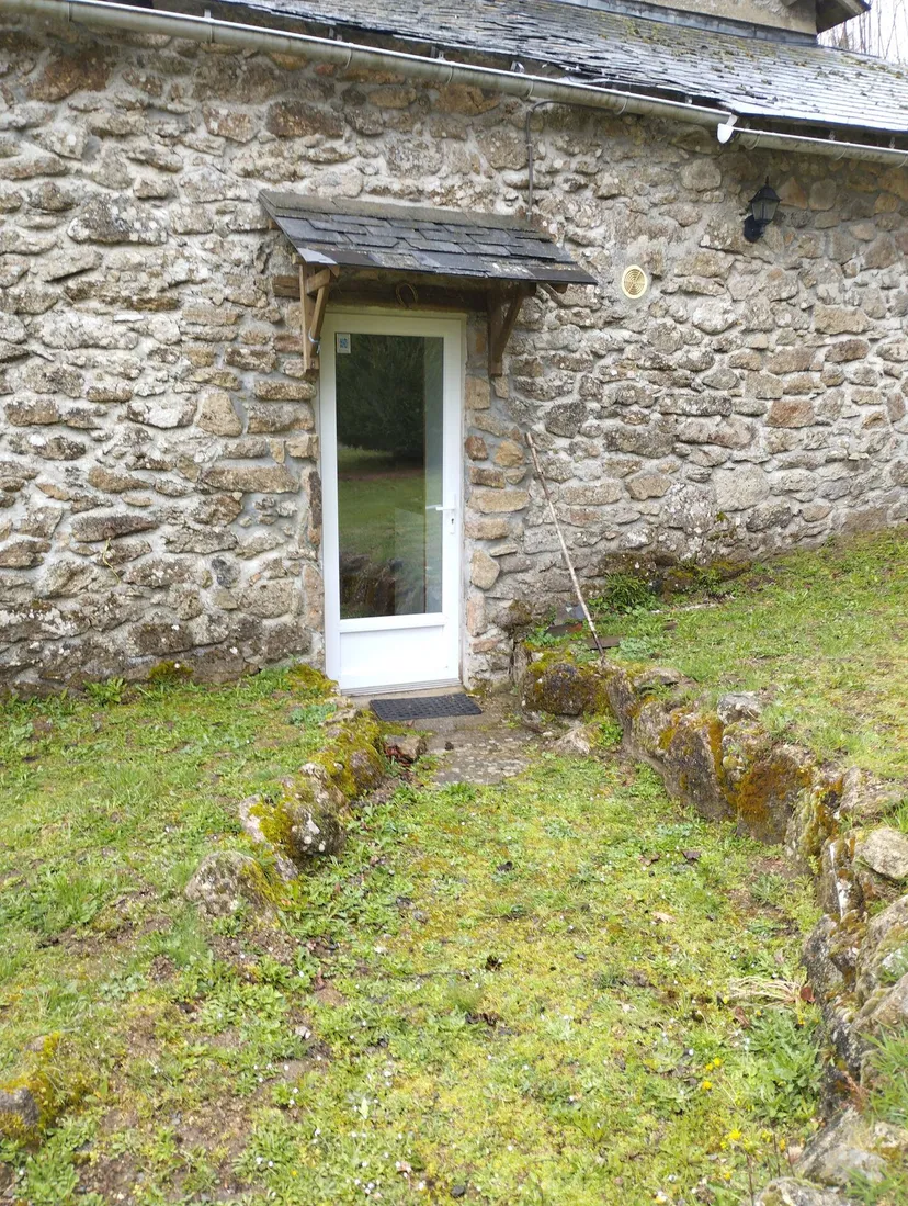 Maison 2 personnes avec accès à notre étang privé et son bain Nordique