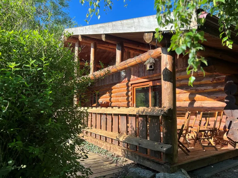 Gîte de pêche insolite en Creuse – Juste au bord de l’étang