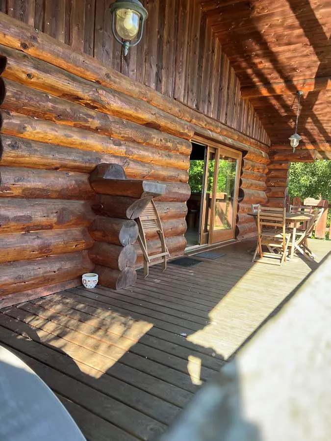 Gîte de pêche insolite en Creuse – Juste au bord de l’étang