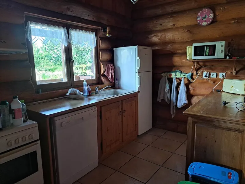 Chalet en bois au bord de l’eau en Nouvelle-Aquitaine – séjour nature pour 4 personnes