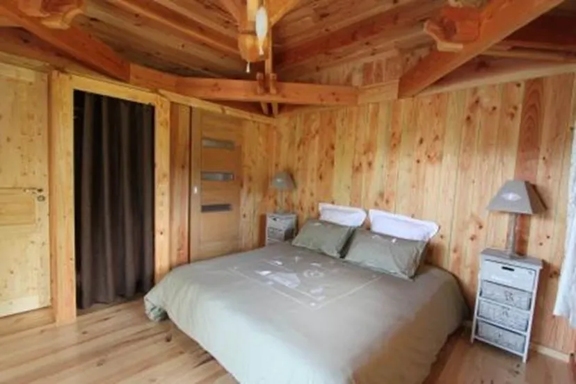 Séjour romantique sur l’eau en Creuse – Cabane sur pilotis pour 2 personnes