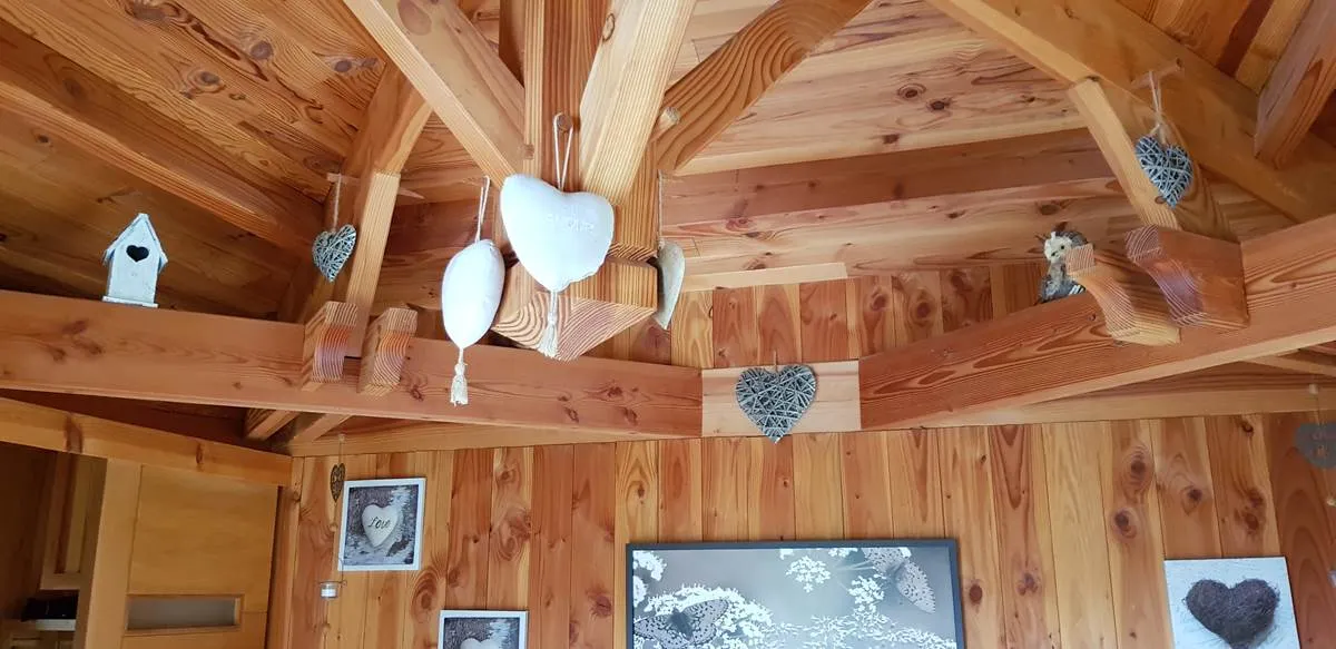 Séjour romantique sur l’eau en Creuse – Cabane sur pilotis pour 2 personnes