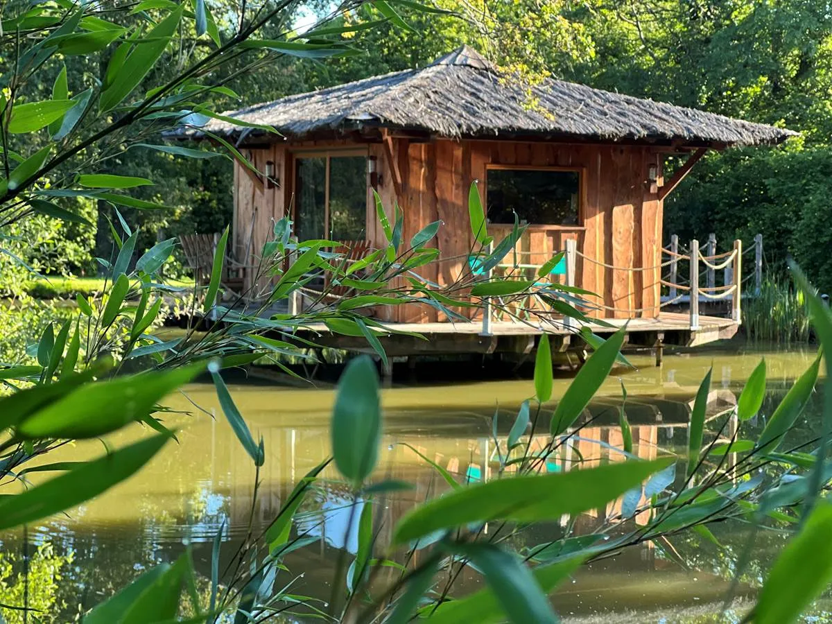 Séjour romantique sur l’eau en Creuse – Cabane sur pilotis pour 2 personnes